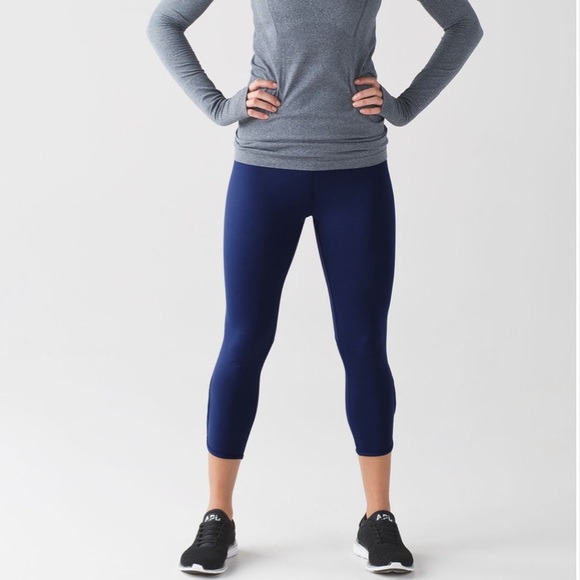 Lululemon Beat The Heat Crop - Picture 3 of 10